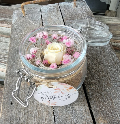 Stabilisierte Rose klein im Einmachglas